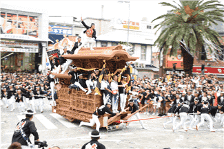 全地区曳行自粛 岸和田だんじり祭り 年の日程は いい日本再発見